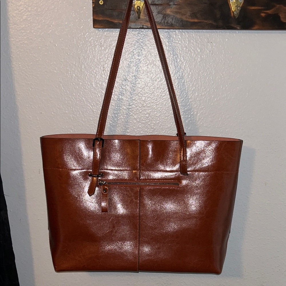 Chic Tan Leather Tote Bag